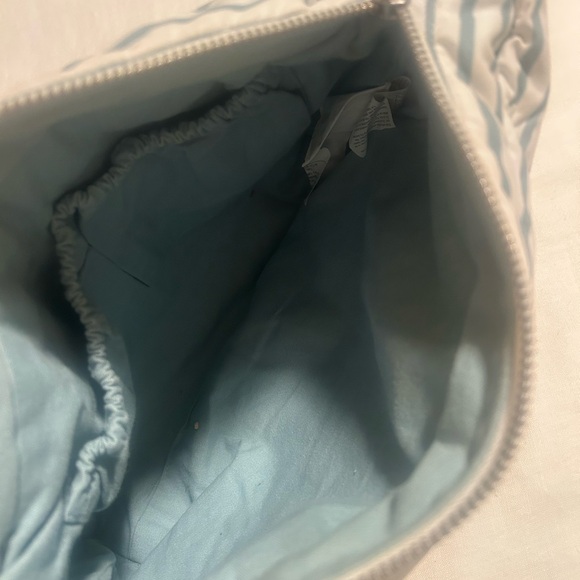 Pehr On The Go Pouch in Stripes Away Deep Sea - Picture 4 of 4